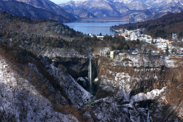 華厳滝、中禅寺湖（雪）